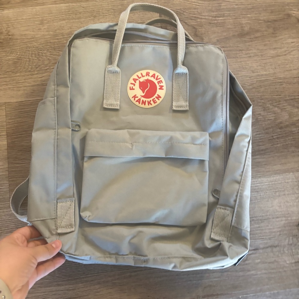 Fjallraven Kanken Everyday Outdoor Backpack in FOG